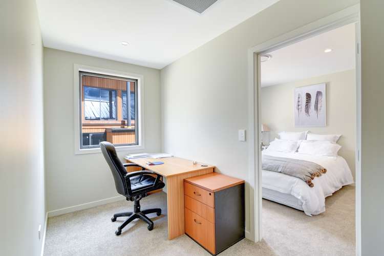 7 Falconer Rise Jacks Point_17