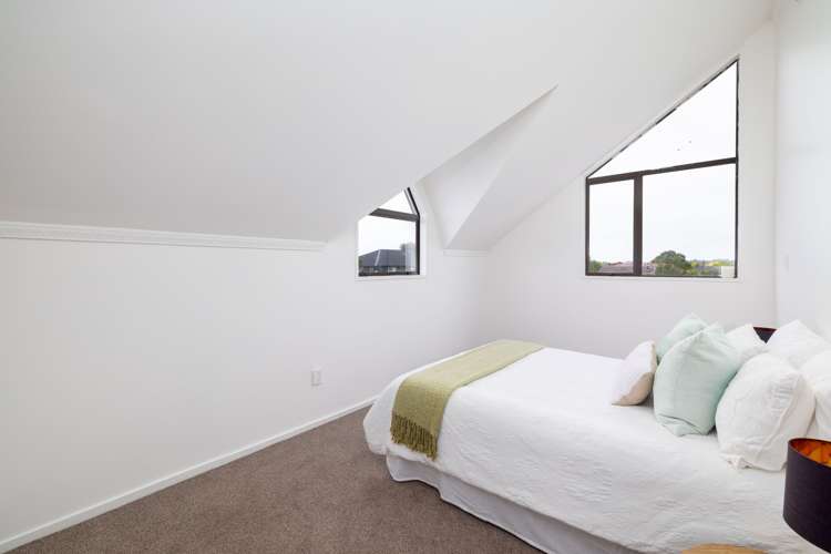 18 Bassett Street Burwood_11