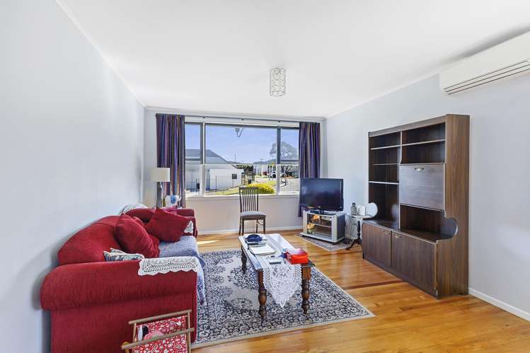 82 Warspite Avenue Cannons Creek_6