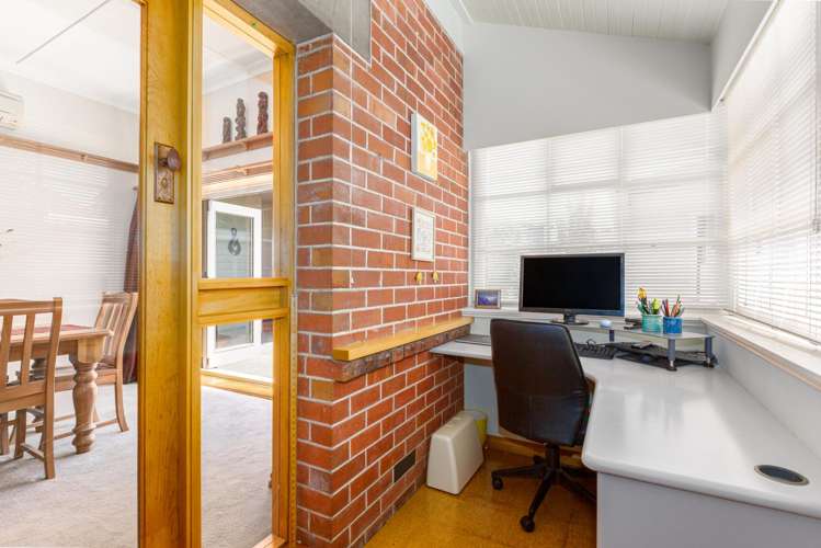 77 Totara Crescent Woburn_9