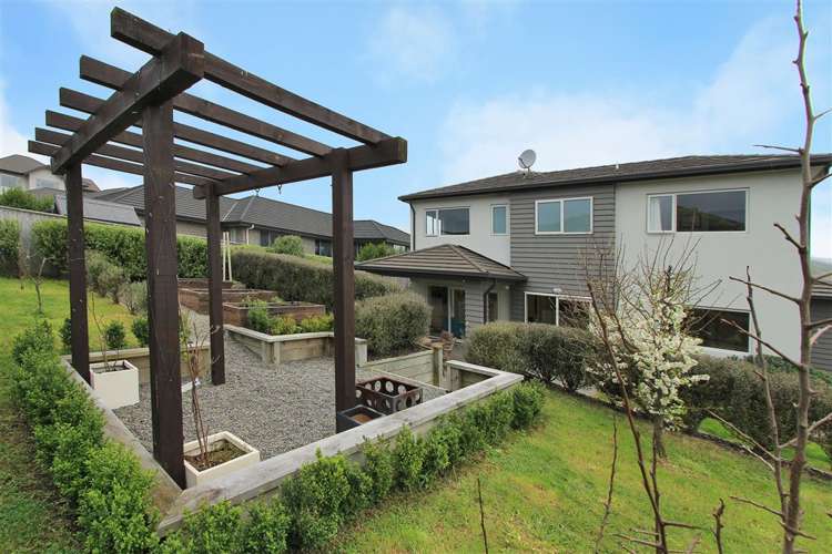 14 Paparoa Crescent Aotea_21