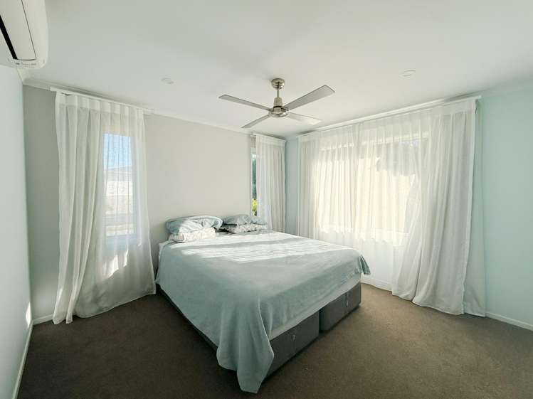 30 Noumea Drive 2772_5