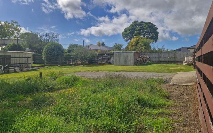 1 Pā Tuna Lane Hurdon_11
