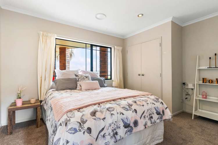 31 Saralee Drive Manurewa_11