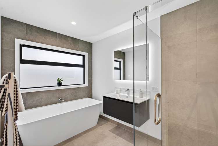 14 Annie Aranui Drive Poraiti_32