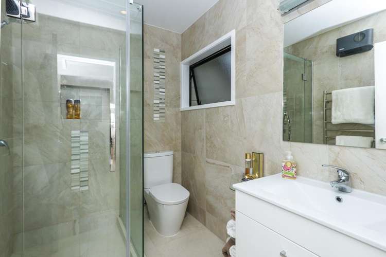 2/2 Korotaha Terrace Rothesay Bay_14