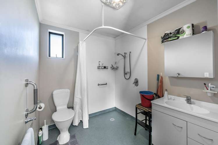 442 Queens Drive Windsor_11