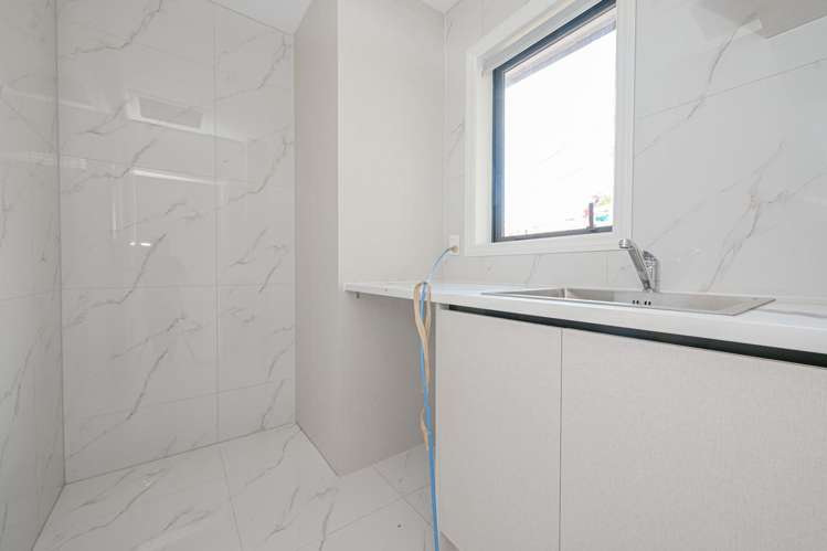 23 Tindall Crescent Otara_10