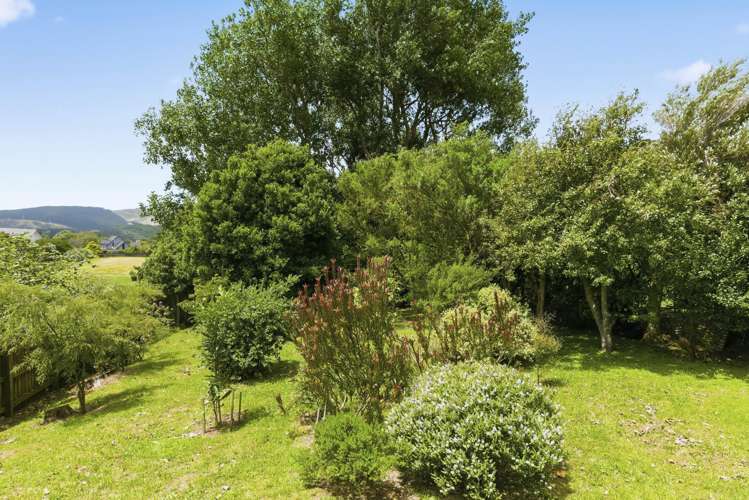 130 Renown Road Raumati South_21