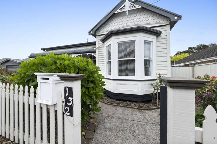 132 Tukapa Street Westown_36