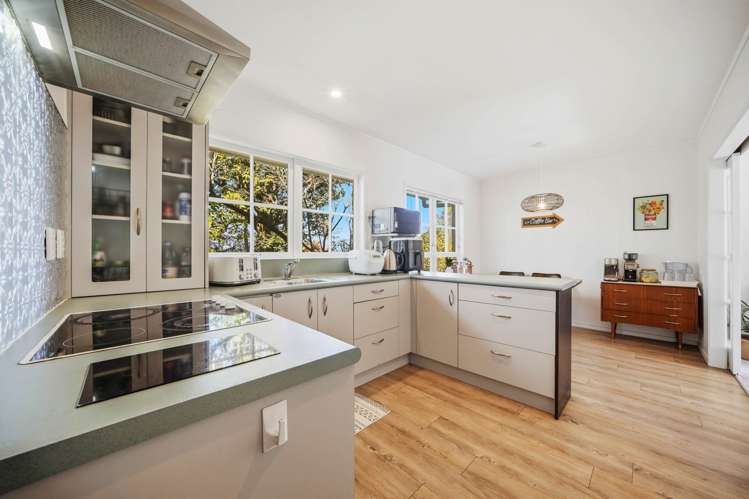 2/220 East Coast Road Forrest Hill_4