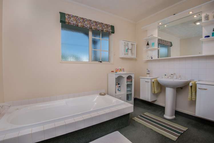 7 Carlyle Road Mosgiel_13