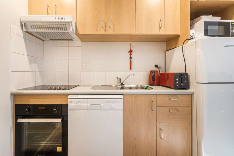 2f/2 Eden Crescent Auckland Central_5