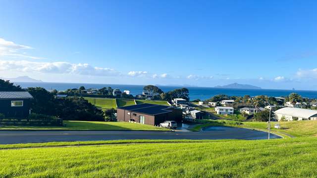 Langs Beach: Your Ocean & Island View Sanctuary