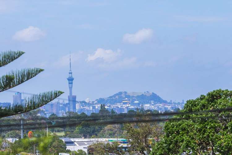 6 Kennedy Avenue Forrest Hill_11