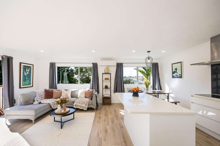 37A Lysander Crescent Beach Haven_5