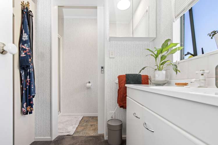 70 Tawavale Street Pukehangi_12