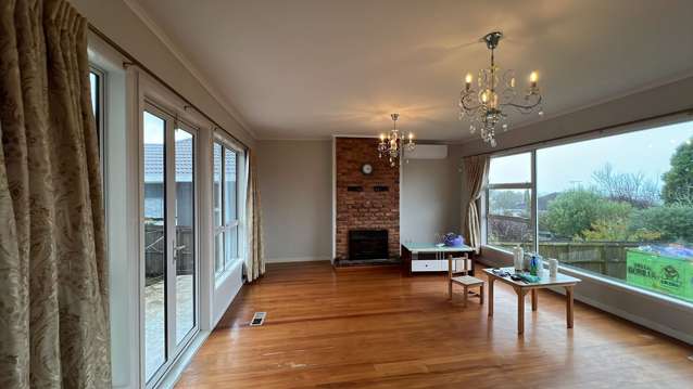 4 Bedrooms, 3 Linving Rooms, a Home in Milford