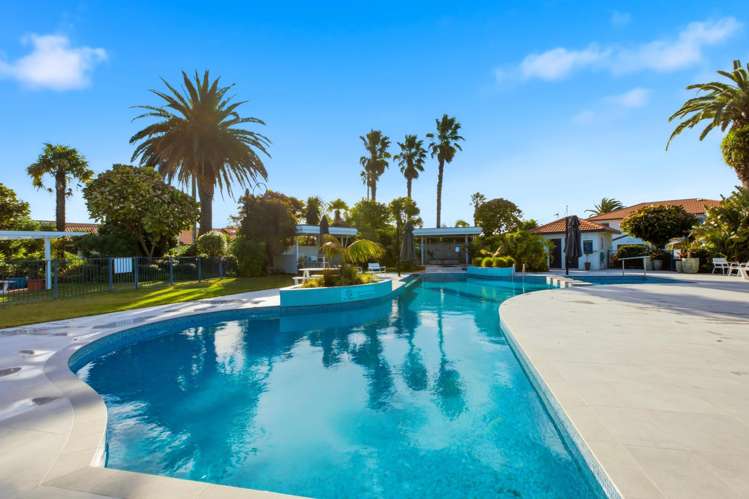 55/111 Santa Monica Drive (Pacific Palms) Papamoa_13