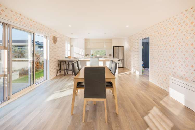 10 Spitfire Drive Burleigh_23