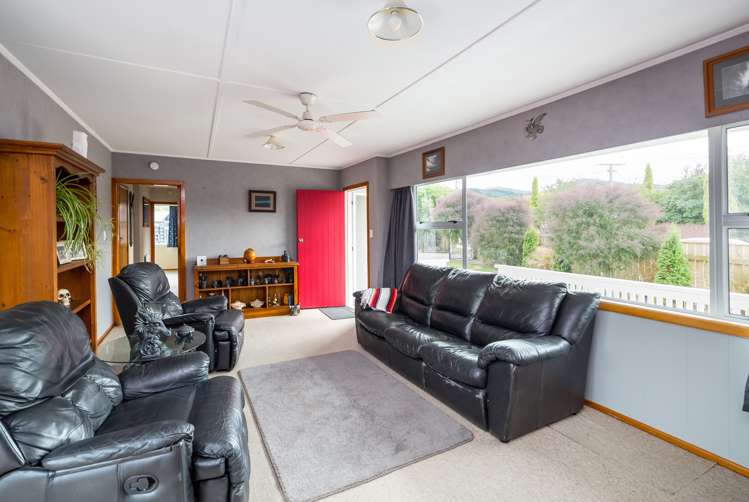 34 William Benton Street Featherston_5