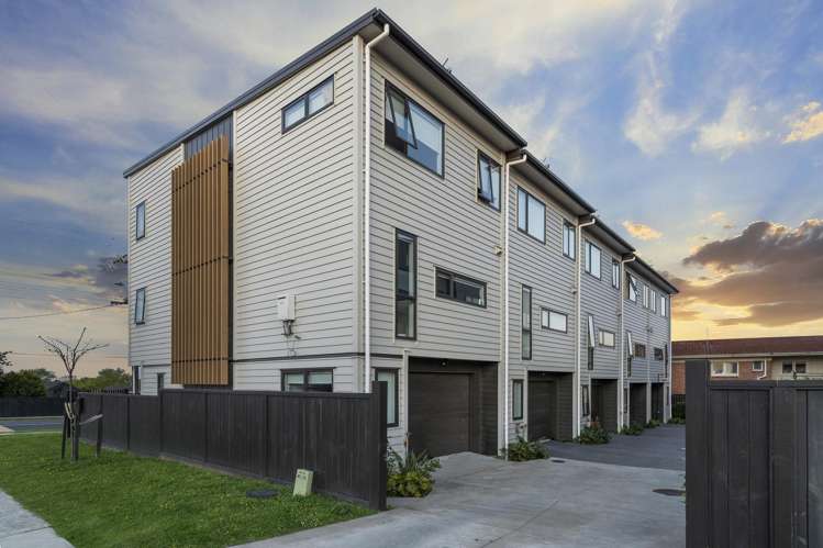 2c Fowler Street Northcote_17