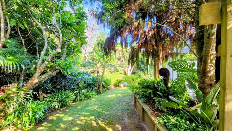 512 Grahams Beach Road Awhitu_11