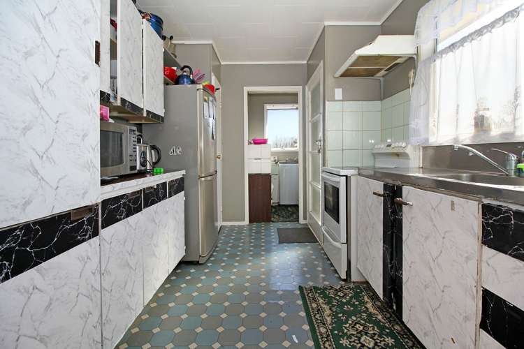 2/4 Espada Place Clover Park_4