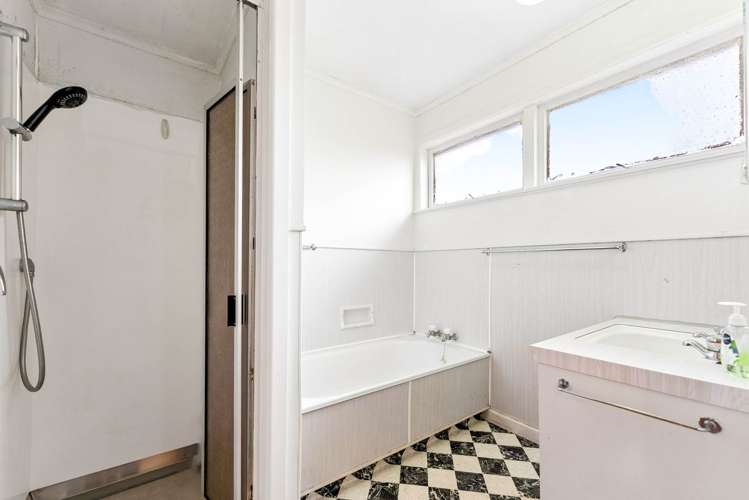2/5 Braemar Road Castor Bay_8