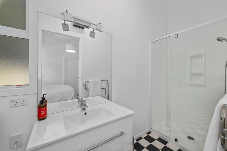 8 Fantail Heights Picton_19