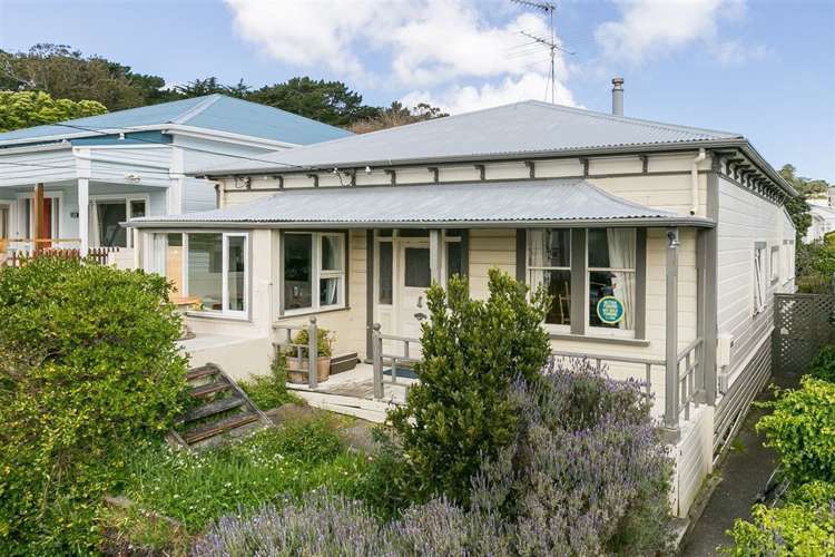 8 Corunna Avenue Newtown_0