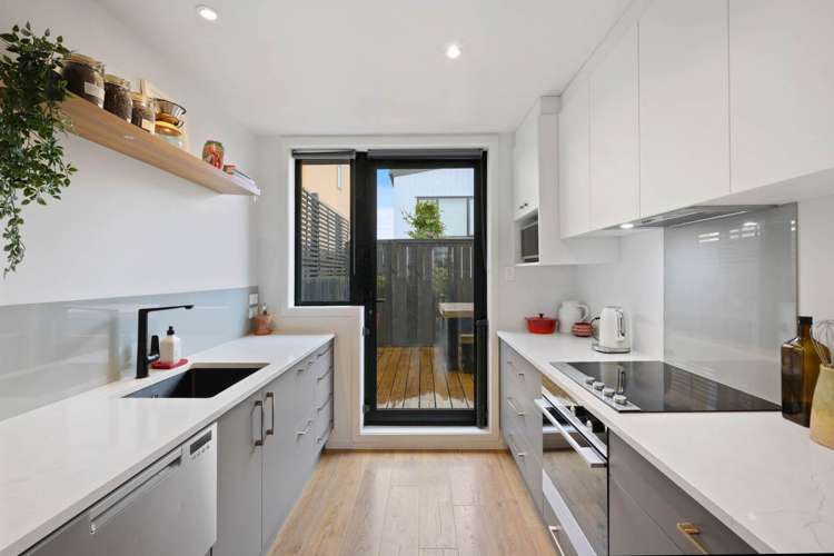 3/132 Onewa Road Northcote_17