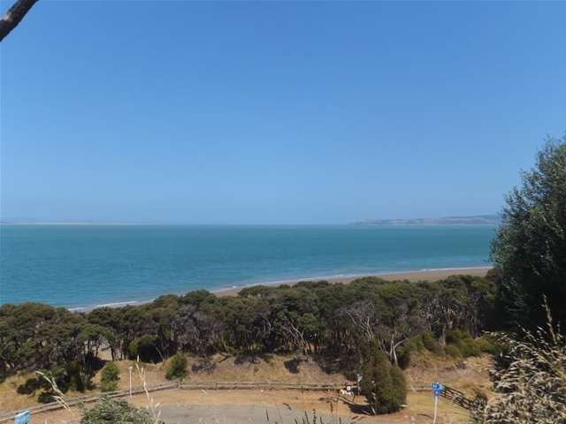 6573 Pouto Road Pouto_1