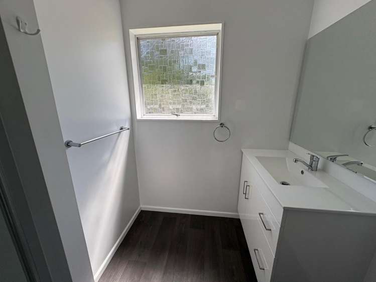 90 Strathmore Avenue 10516_9