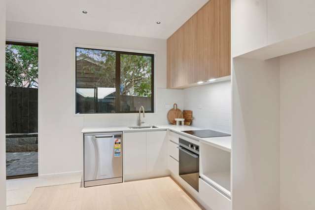34 Holland Avenue Pt England_4