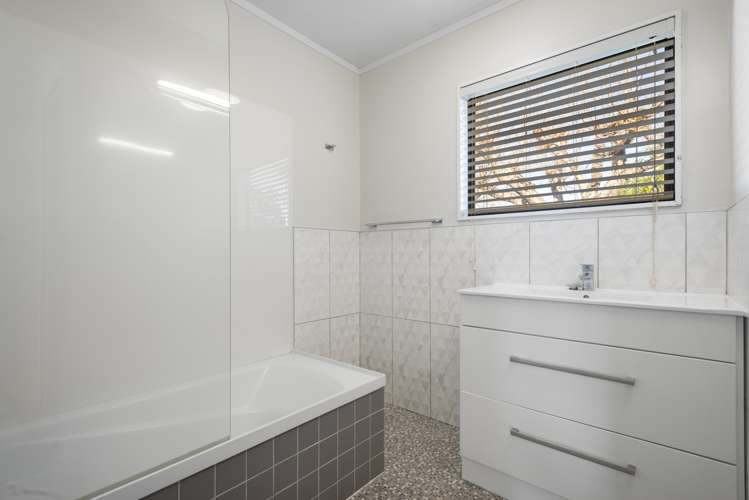 38b Anzac Road Gate Pa_12