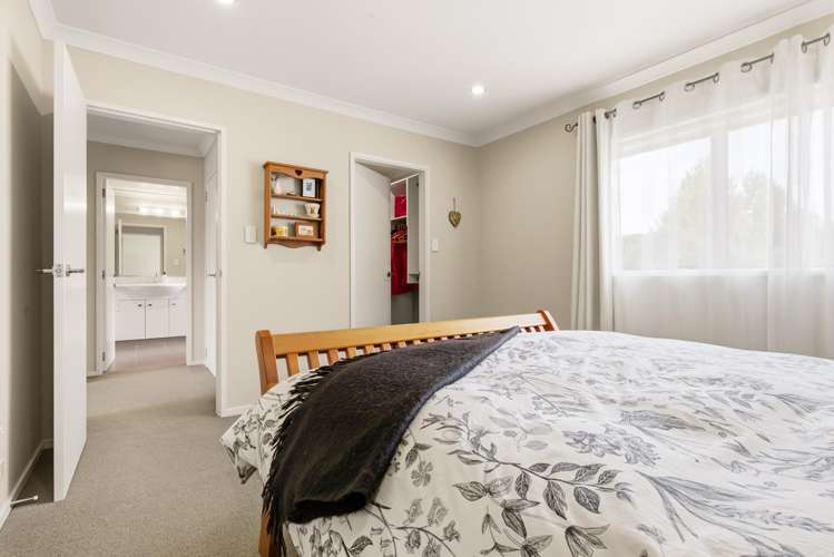 2/17 Tremaine Avenue Two Mile Bay_8