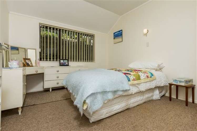 2/4 Fraser Road Narrow Neck_5