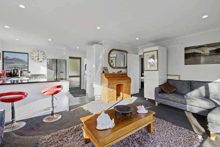 142 Seaview Road Westown_8