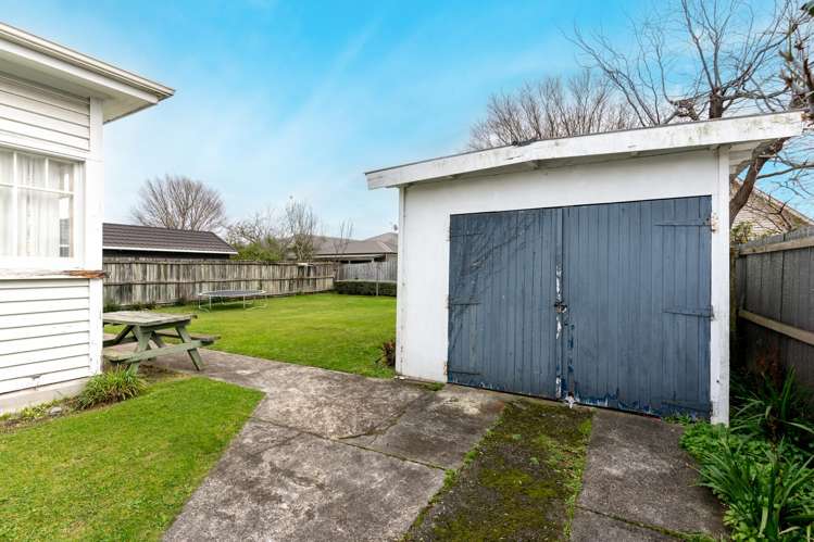 46 St Andrews Square Strowan_4