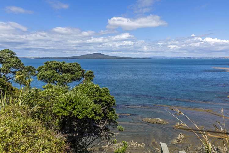 49 Beach Road Castor Bay_10