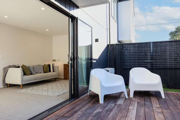 2/99 King Street Sydenham_11