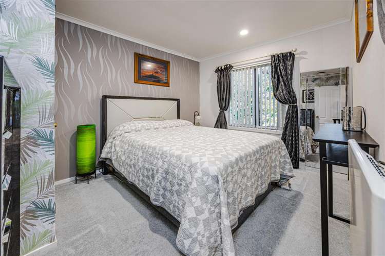 12/1 Ambrico Place New Lynn_13