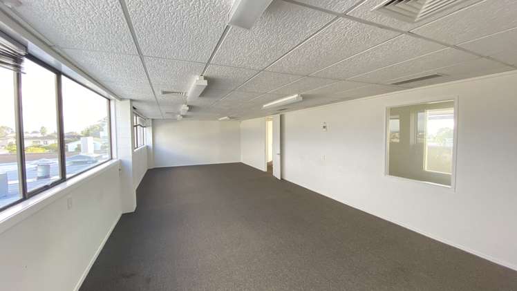 Office 3/84-90 Mokoia Road Birkenhead_7