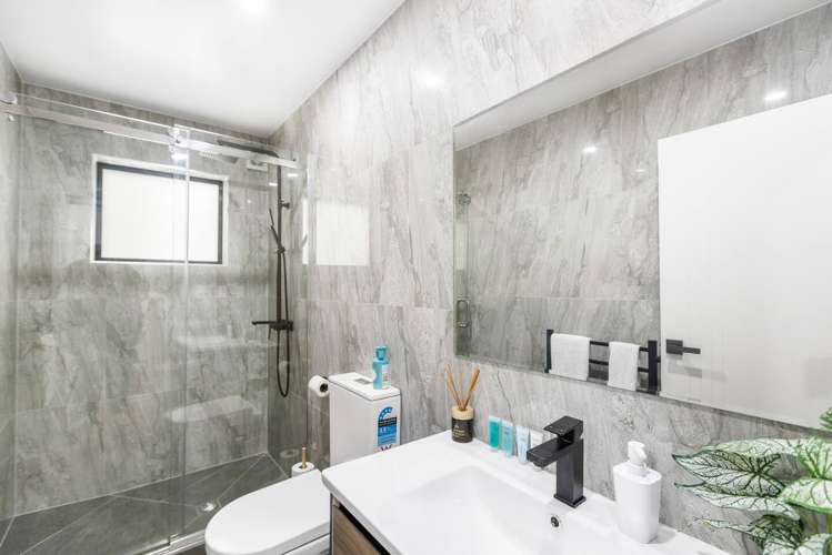 8b Lynette Place Mangere_12