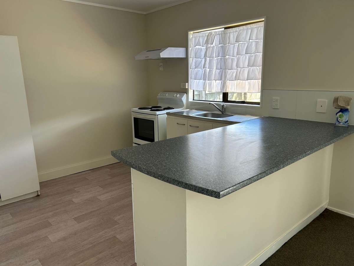 2 Bedroom Unit in Great Location 5