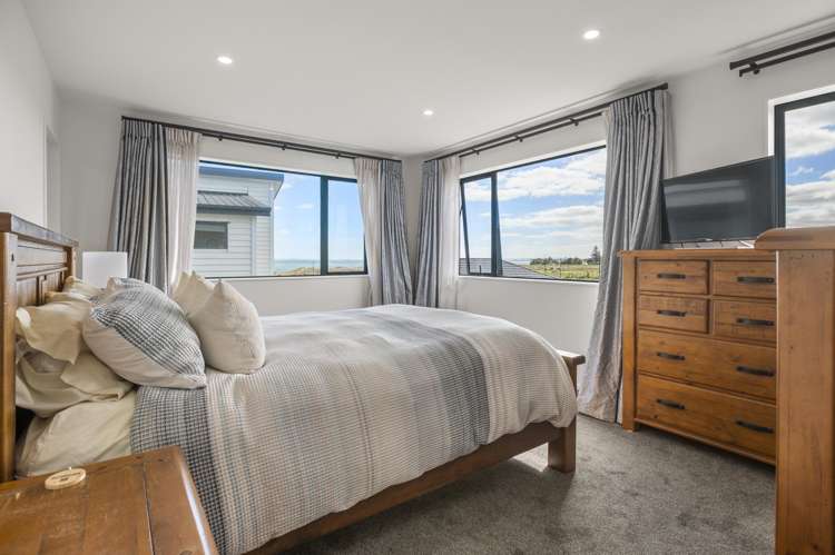 11 Koiora Road Clarks Beach_14