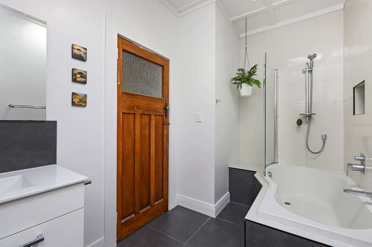 700 Queen Street West Saint Leonards_12