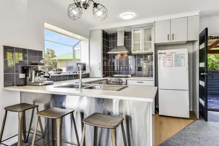 9 Beaumaris Place Dinsdale_35