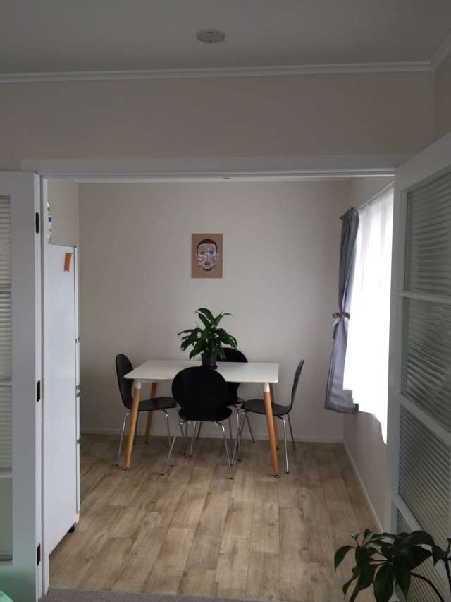 27 Essex Street Te Atatu South_2